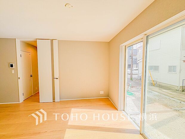 日当りの良い明るいリビングは、家族の笑い声に満ちています。