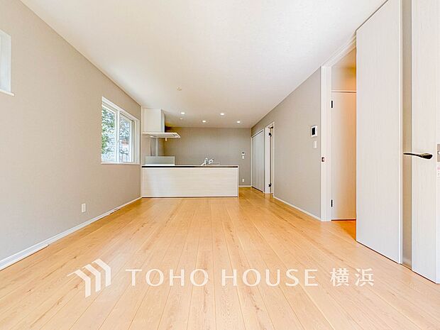 家族と過ごす時間を大切にしたい方にぴったりの明るくゆとりある住空間です。