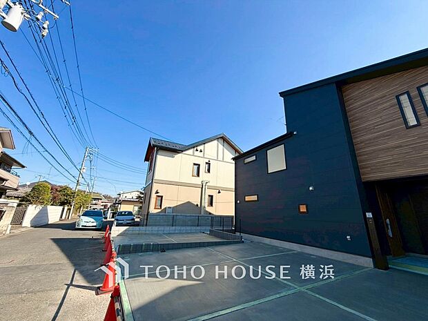 十分な広さのカースペースは、お車2台分の広さがあります。