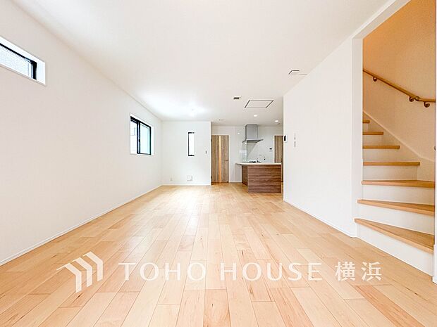 あたたかい日差しがたっぷり降り注ぐLDKは自然と家族の顔があかるい笑顔に。