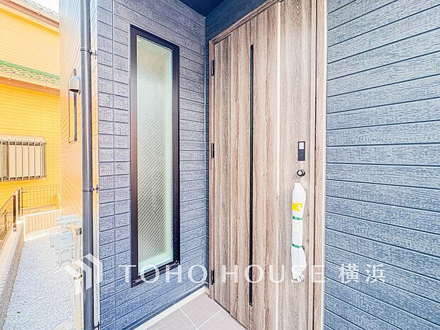 帰宅されるご家族や訪れる方を優しく迎え、安らぎに満ちた生活空間を予感させてくれます。