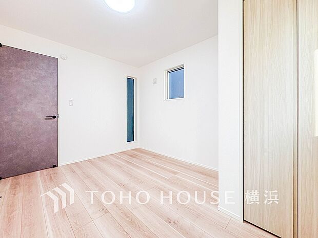 採光もアクセントの一つとして。プライベートルームにはやさしい光が射し込んでいます。