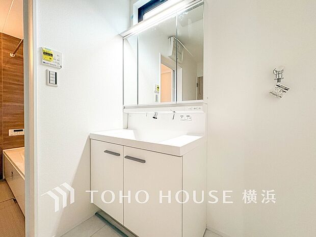 ご家族の1日が始まり、1日の終わりを締めくくる洗面空間。 4号棟 