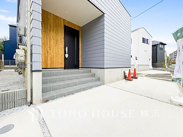 敷地内に駐車スペースがあると、日々の暮らしのをスムーズに運ぶ事が出来ます。