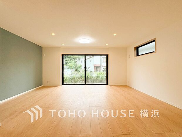 家族みんなが爽やかに健やかに過ごせるように、溢れる光をたっぷり取り込んだリビング。