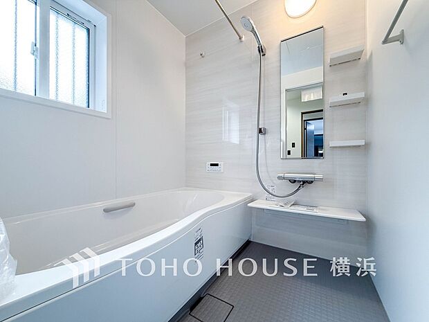 一日の疲れが癒される優雅な時間を堪能できるゆとりあるバスルームです。