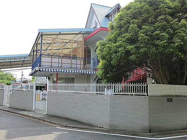 あざみ野白ゆり幼稚園 900m 延長保育もあり働くママにはうれしいですね。