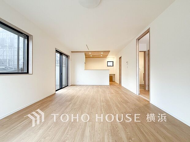 対面キッチンでリビングのご家族と会話を楽しみながらお料理できます。