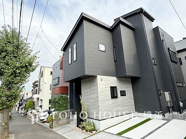 小学校、公園、スーパー、総合病院が近く子育てにも安心の住環境です。