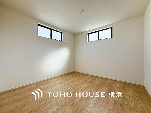 感性を育むプライベートルームはシンプルでスマートな空間。