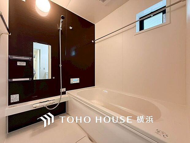 すっきりとした清潔感が感じられ、心身をリフレッシュできる寛ぎを深めてくれるスペースです。