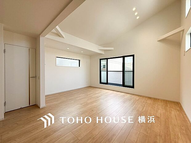 開放感あるリビングダイニング。ご家族とのんびりしたひと時を過ごせますね。