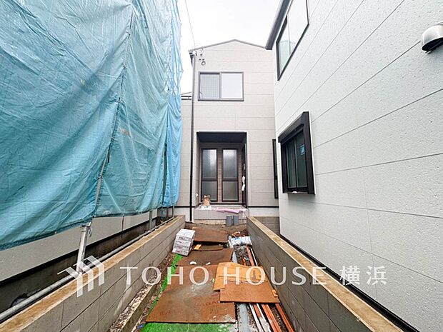 良質な環境に暮らす永住の邸がここに誕生します。(2025年10月撮影)