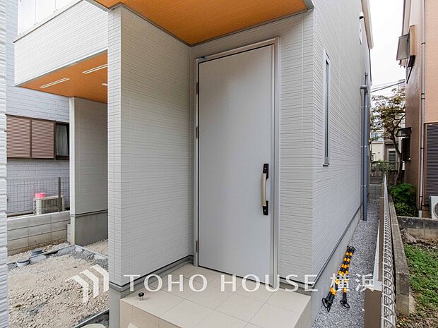 デザイン性の高いエントランスは、住む方のプライドを満たすクオリティ。