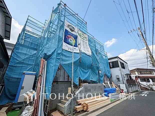 表現された空間は豊かな光と風を纏い、暮らしの時間を豊かにしてくれます。（2025年10月撮影）