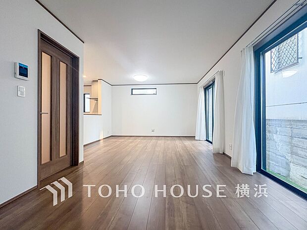 落ち着いた雰囲気に包まれた伸びやかな空間で、ゆったりと家族団らんの時間を過ごせます。