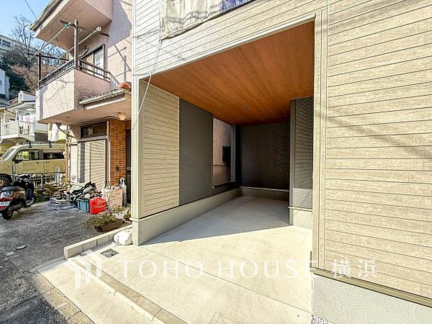 帰宅されるご家族や訪れる方を優しく迎え、安らぎに満ちた生活空間を予感させてくれます。