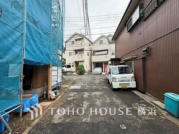 お住まいの顔となる玄関。住まう方のプライドを満たすクオリティを備えています。（2025年10月撮影）