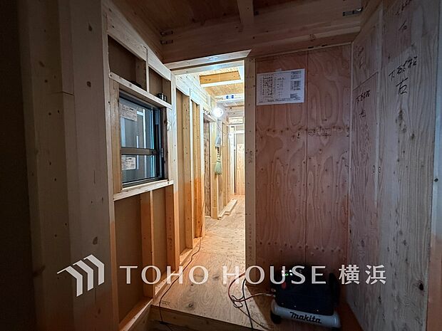 穏やかな寛ぎを届ける上質仕様のお部屋。(2025年10月撮影)