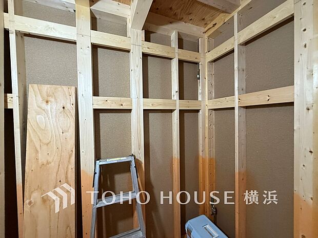 趣味に没頭したり、自分の時間を愉しめる一部屋です。(2025年10月撮影)