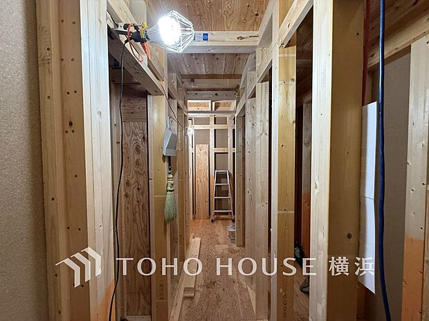 時を忘れて過ごす場所として過ごせるお部屋。（2025年10月撮影）