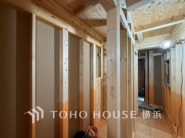 こだわりの室内には至福のシーンが繰り広げられます。(2025年10月撮影)