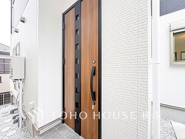 デザイン性の高いエントランスは、住む方のプライドを満たすクオリティ。