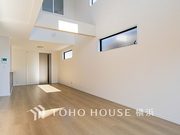 忙しい朝でも、しっかり家族が揃って食事をして頂けるゆとりある大きさのダイニングスペース