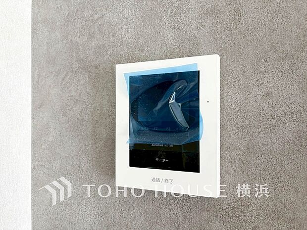 誰が来てもわかる様にモニター付きインターホンを設置。快適と安らぎを合わせた優しい設計。