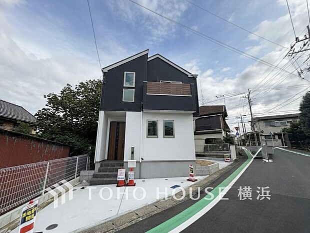 小学校、公園が近く子育てにも安心の住環境です。