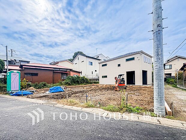 表現された空間は豊かな光と風を纏い、暮らしの時間を豊かにしてくれます。(2025年10月撮影)