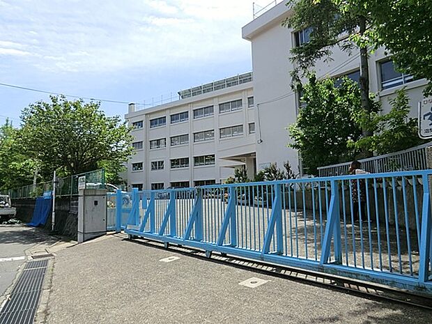逗子市立沼間小学校 260m