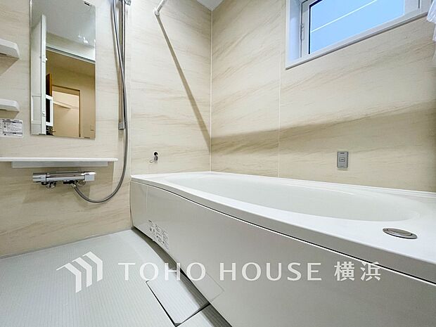 すっきりとした清潔感が感じられ、心身をリフレッシュできる寛ぎを深めてくれるスペースです。