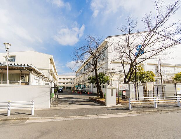 横浜市立富岡中学校　750m　 