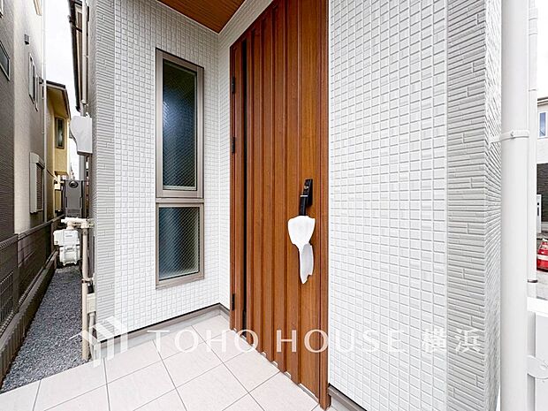 帰宅されるご家族や訪れる方を優しく迎え、安らぎに満ちた生活空間を予感させてくれます。