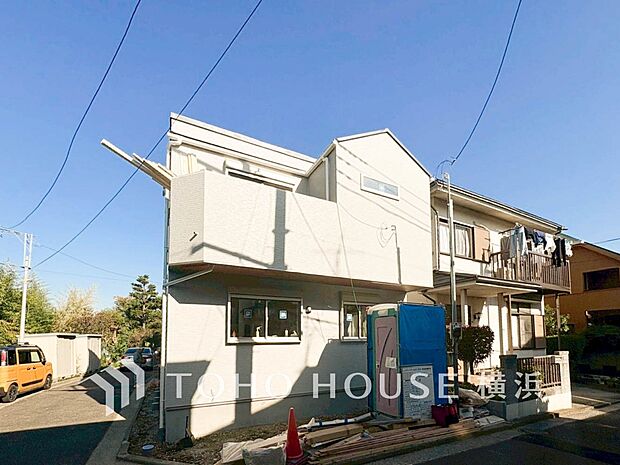 子育て環境、生活利便に優れた住環境に立地し、ゆとりある生活が送れます。（2025年11月撮影）