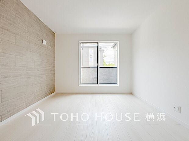 心地よい光と風があふれています。プライベートな自分時間を快適に過ごせるお部屋。