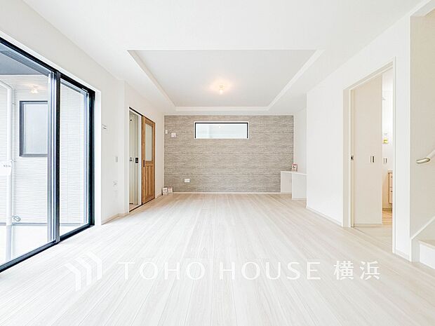 落ち着いた雰囲気に包まれた伸びやかな空間で、ゆったりと家族団らんの時間を過ごせます。