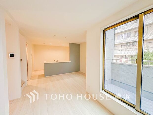 ここはみんなが集い、食事と楽しい会話が始まるスペース。