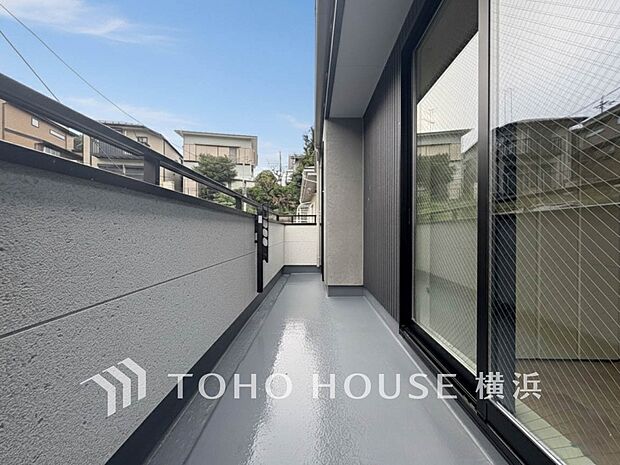 お部屋にも爽やかな風と暖かく柔らかな日差しが差し込み、毎日の暮らしを豊かに彩ります。