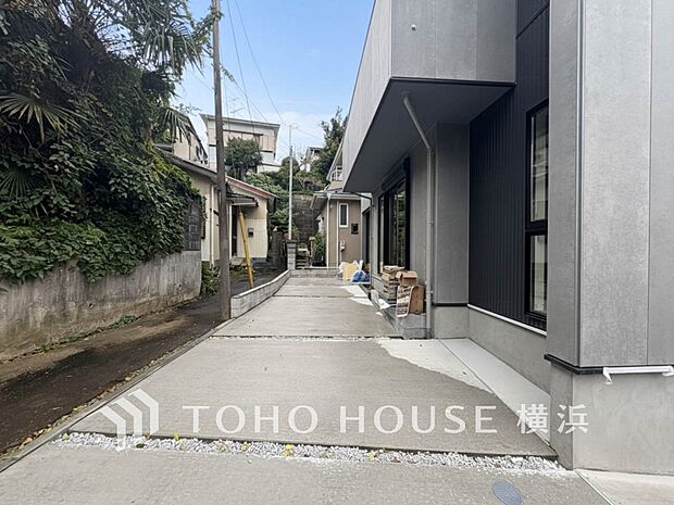 敷地内に駐車スペースがあると、日々の暮らしのをスムーズに運ぶ事が出来ます。