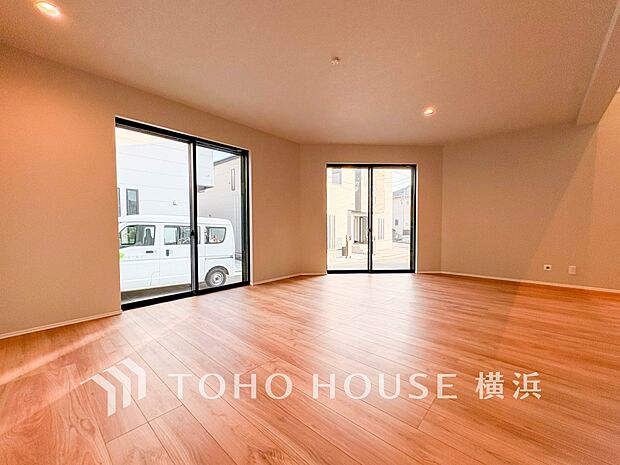 あたたかい日差しがたっぷり降り注ぐLDKは自然と家族の顔があかるい笑顔に。