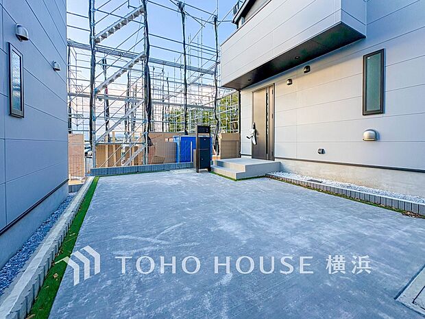 ガーデニングで色とりどりの草花を綺麗に飾ればより一層華やかな空間になります。