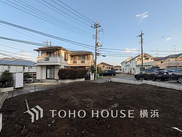 表現された空間は豊かな光と風を纏い、暮らしの時間を豊かにしてくれます。（2025年10月撮影）