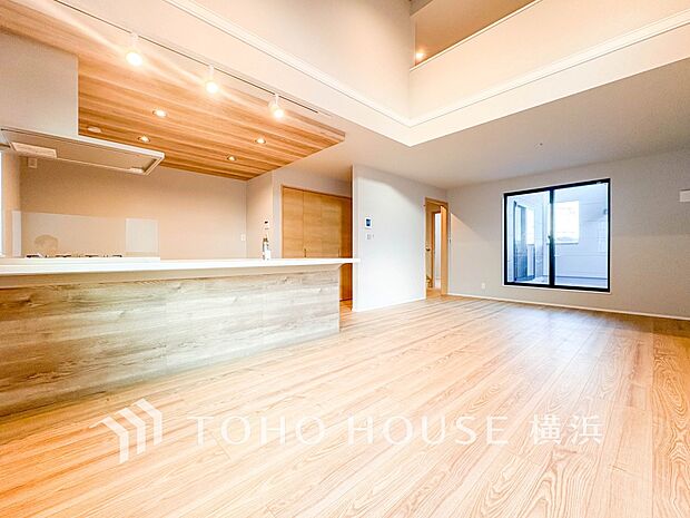 ご家族やお客様との時間など、多くの時を刻む空間。