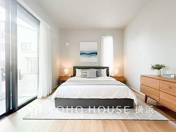 プライベートな自分時間を快適に過ごせるお部屋。（家具・装飾品等はAI加工です）