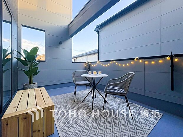 お部屋にも爽やかな風と暖かく柔らかな日差しが差し込み、毎日の暮らしを豊かに彩ります。(4号棟)