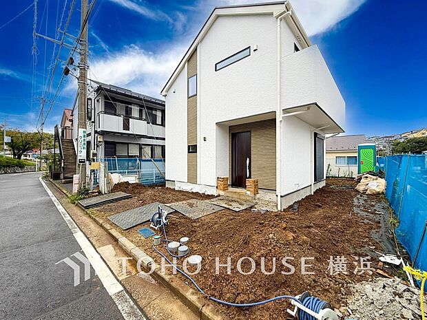 お住まいの顔となる玄関。住まう方のプライドを満たすクオリティを備えています。