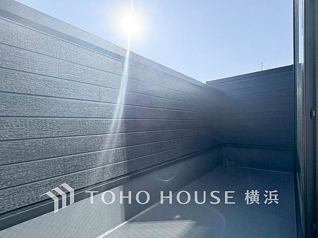 お部屋にも爽やかな風と暖かく柔らかな日差しが差し込み、毎日の暮らしを豊かに彩ります。