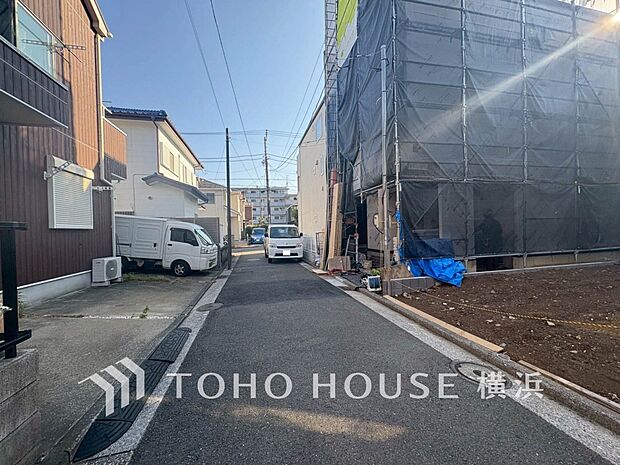 子育て環境、生活利便に優れた住環境に立地し、ゆとりある生活が送れます。（2025年10月撮影）